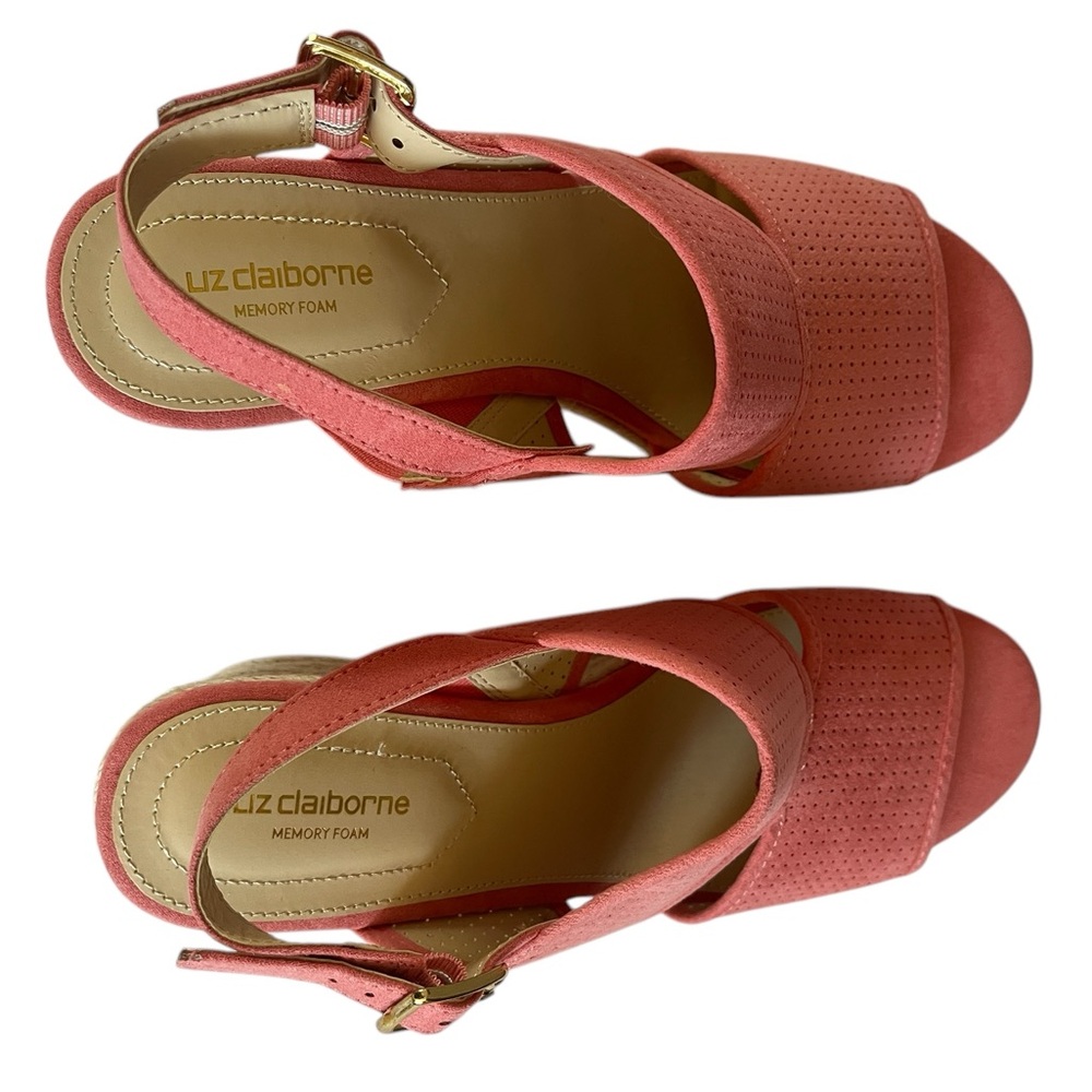 Hostess Pic 💥🥳 New Liz Claiborne Pink Sandals with Textured Straps - Picture 7 of 10